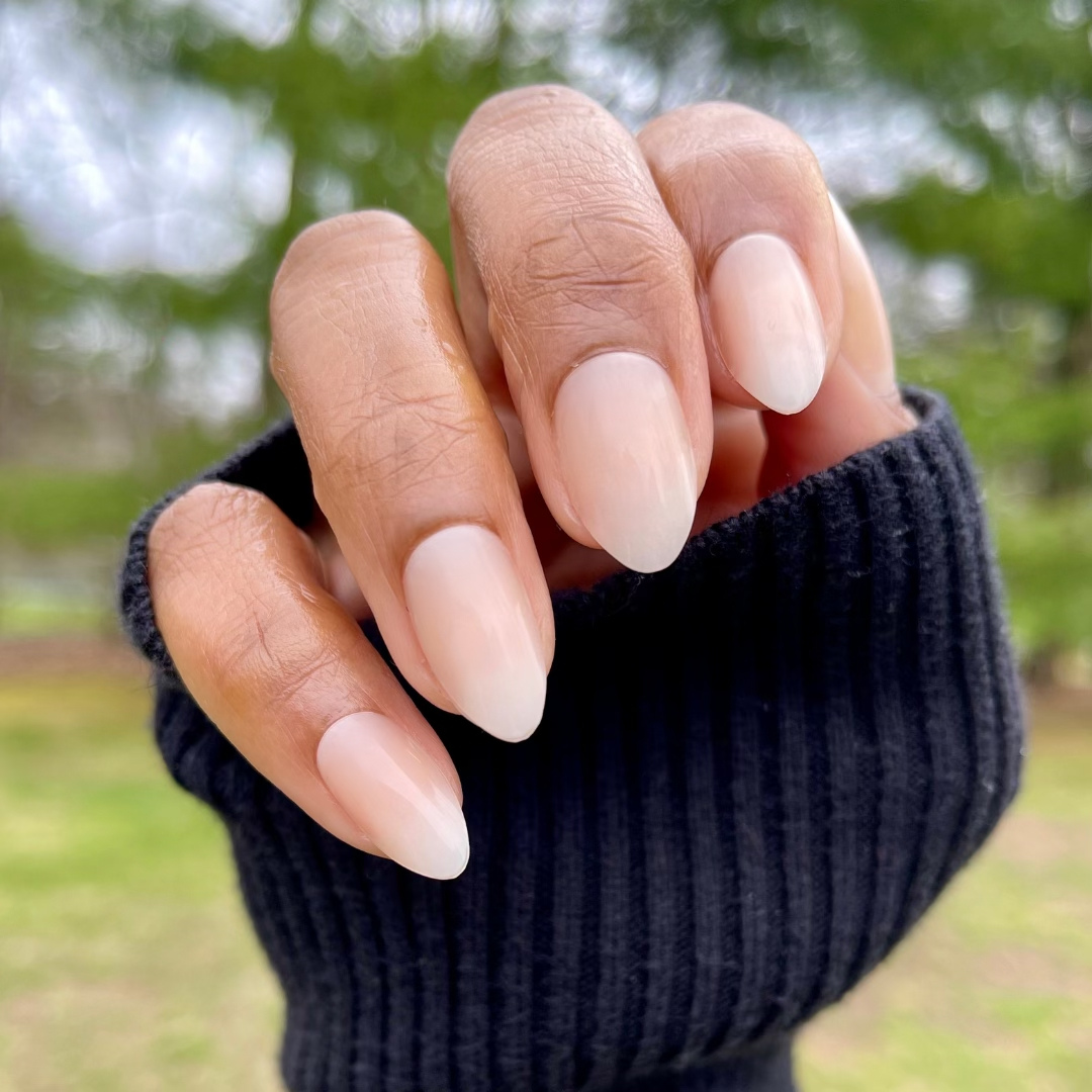 Milky Syrup Gradient - Press-On | Medium | Almond