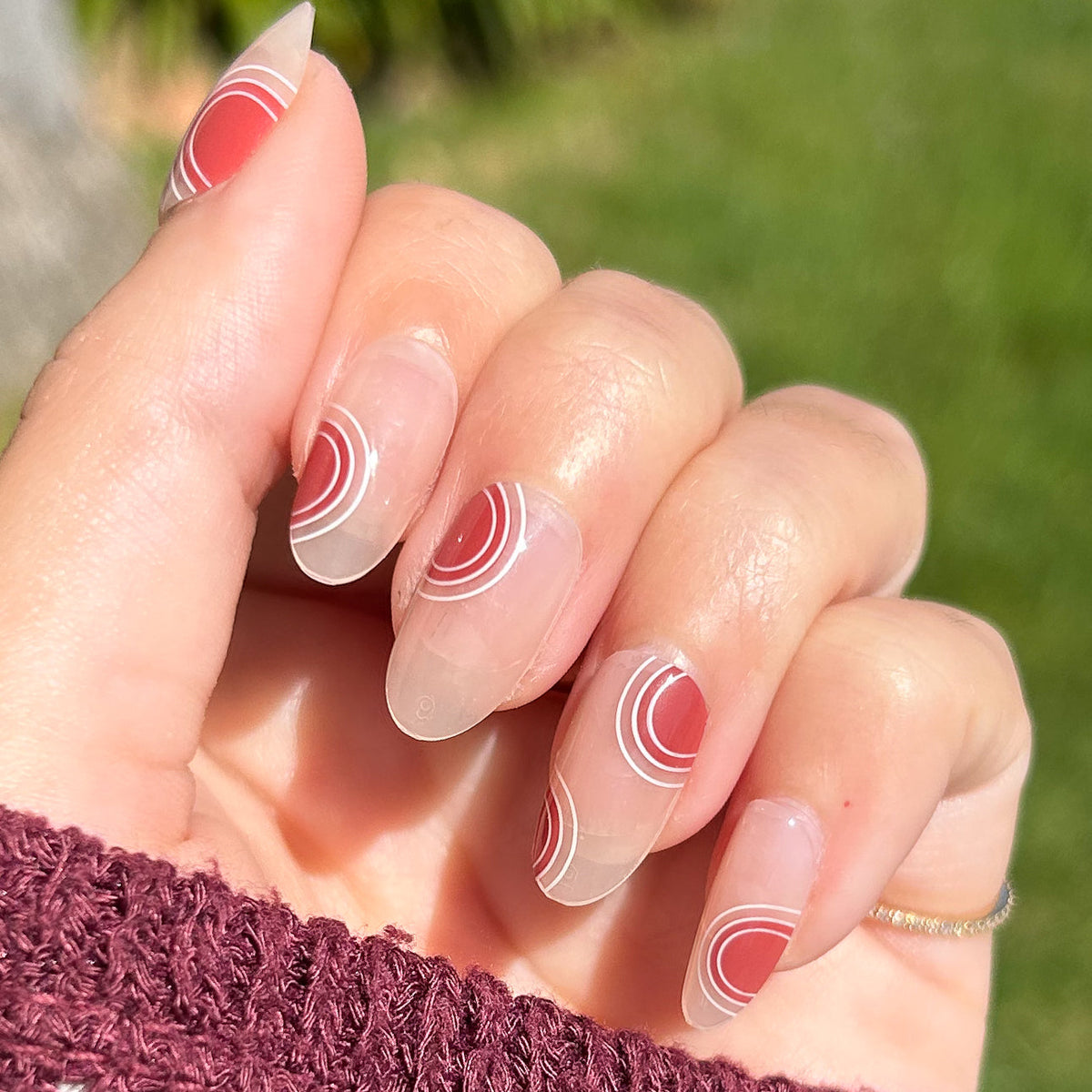 Layered Circles - Press-On | Medium | Oval