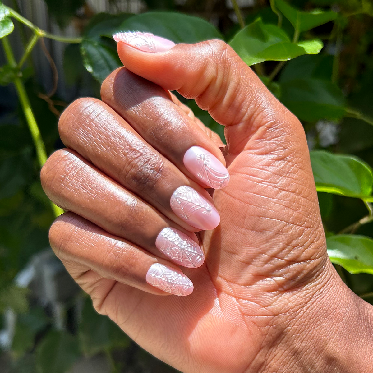 Candy Chrome Spiderwebs - Press-On | Medium | Oval