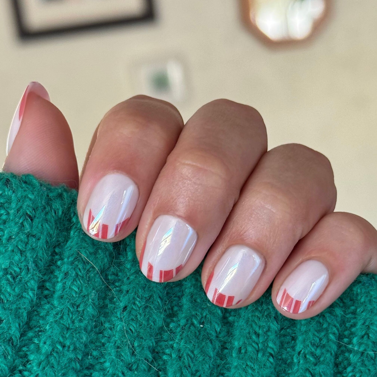 Candy Cane French - Tab Press-On | Extra Short | Round