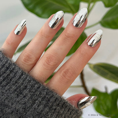 Dark Saber Holographic Chrome - Press-Ons | Medium | Almond