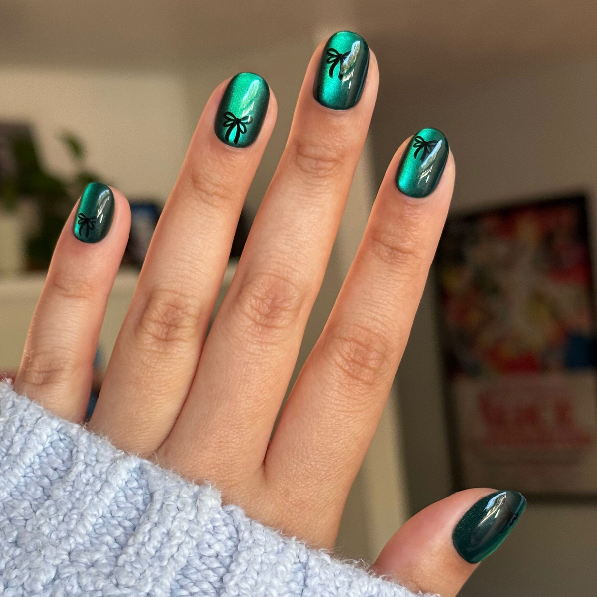 Emerald Velvet with Black Bow - Tab Press-On | Extra Short | Round