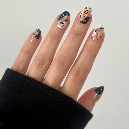Iconic Halloween Forever - Press-On | Short | Round