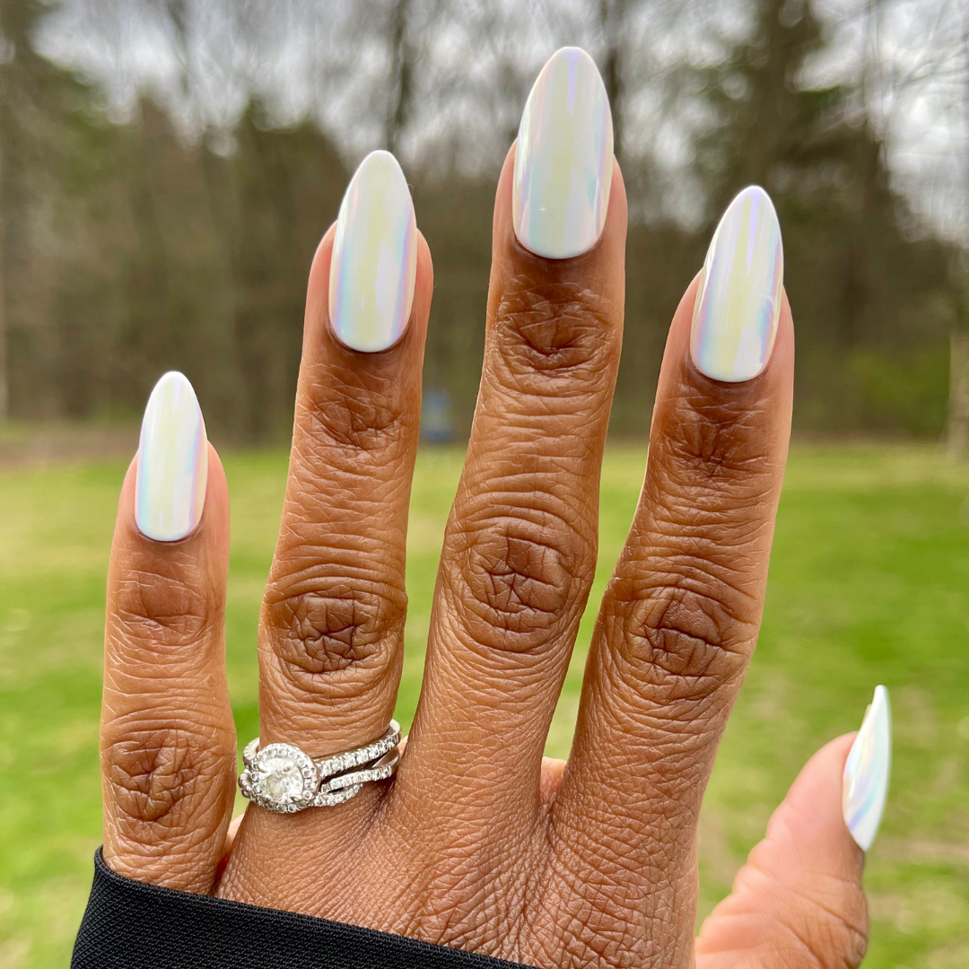Iridescent Chrome - Press-On | Medium | Almond