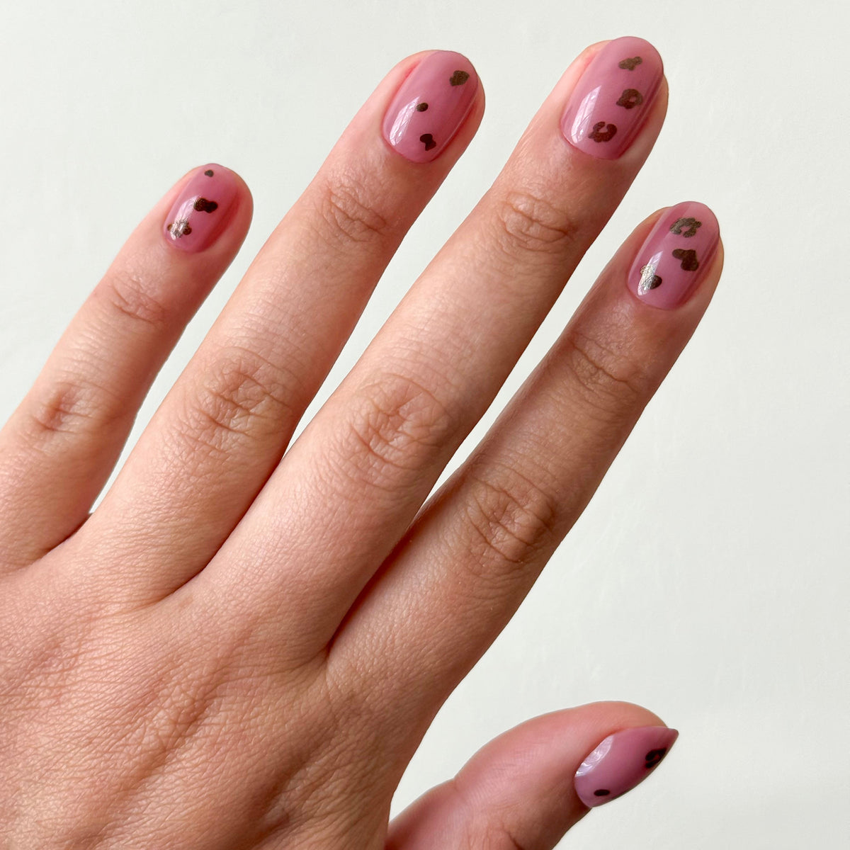 Mauve Mini Cheetah - Press-On | Extra Short | Round