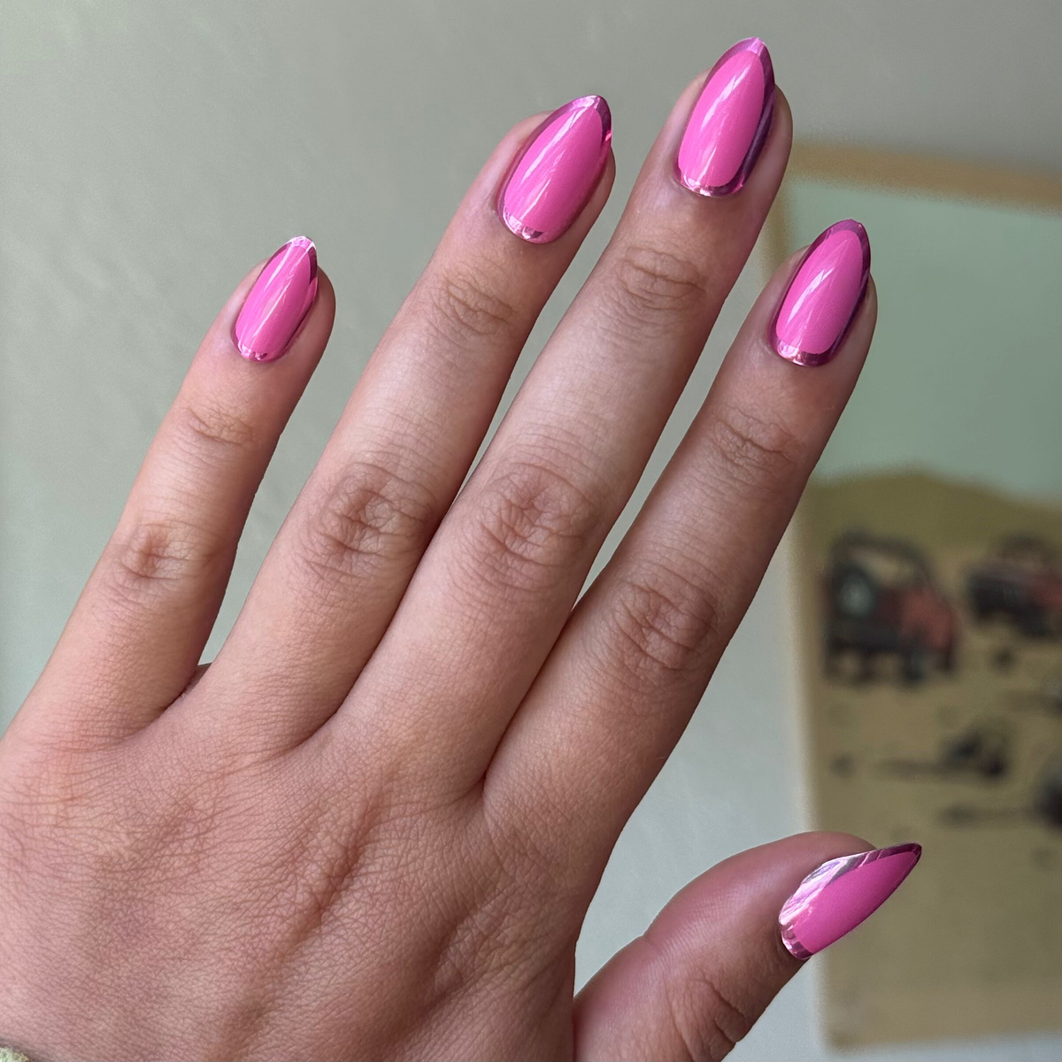 Pink Chrome Outline - Press-On | Medium | Almond