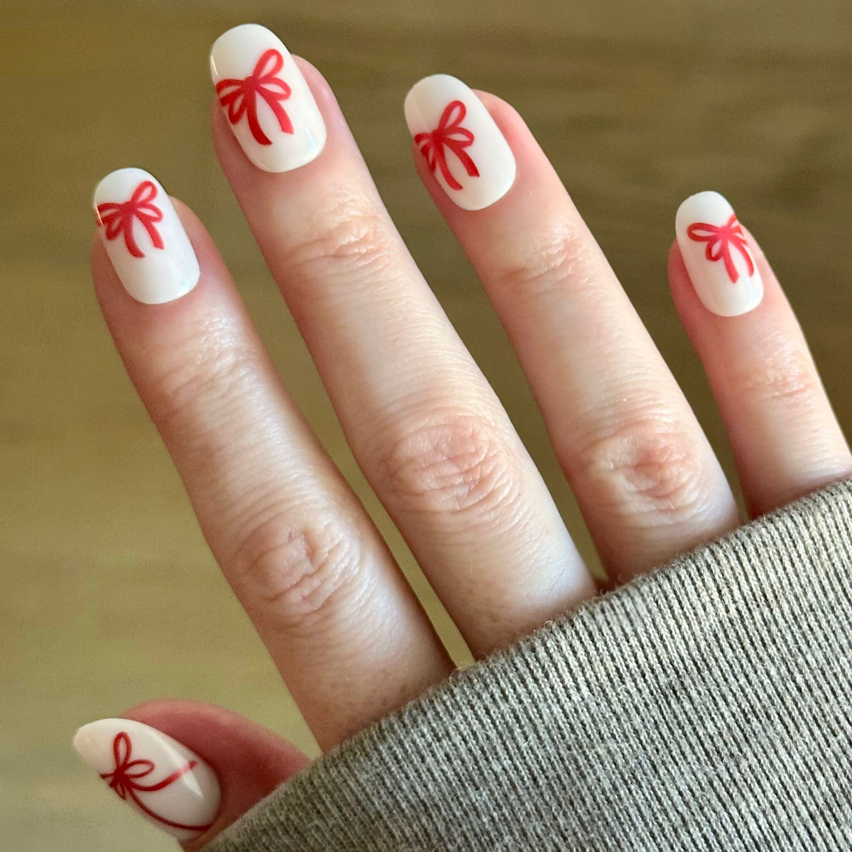 Red Chrome Bows - Tab Press-On | Short | Round