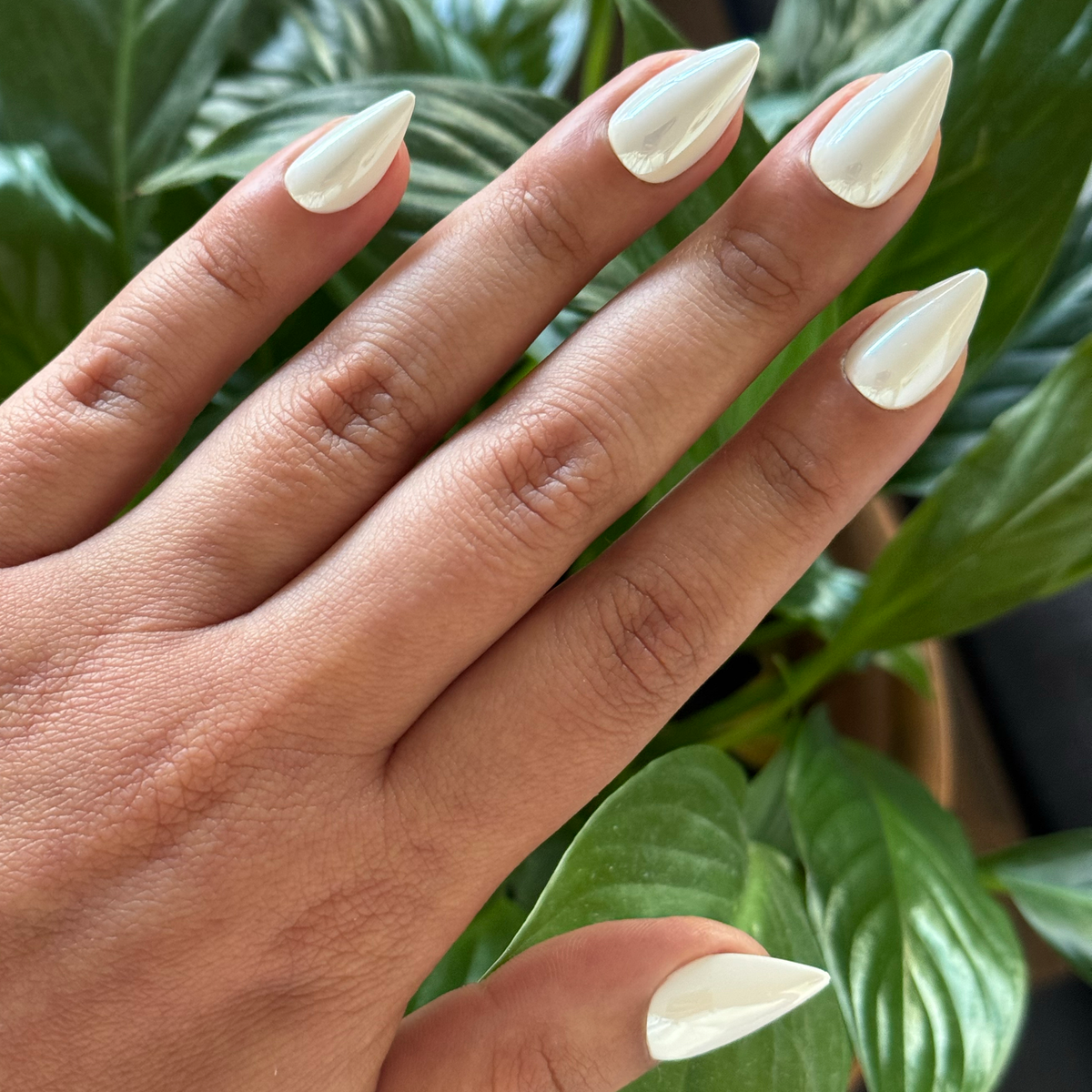 White Jelly Chrome - Press-On | Medium | Stiletto