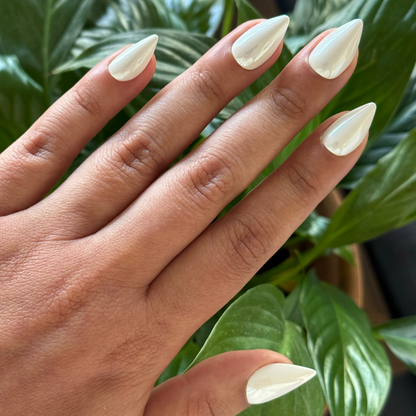 White Jelly Chrome - Press-On | Medium | Stiletto
