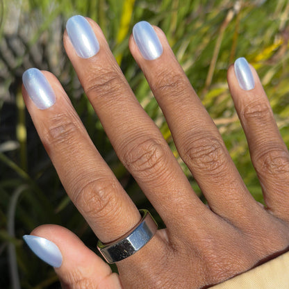 Sky Chrome - Press-On | Short | Round