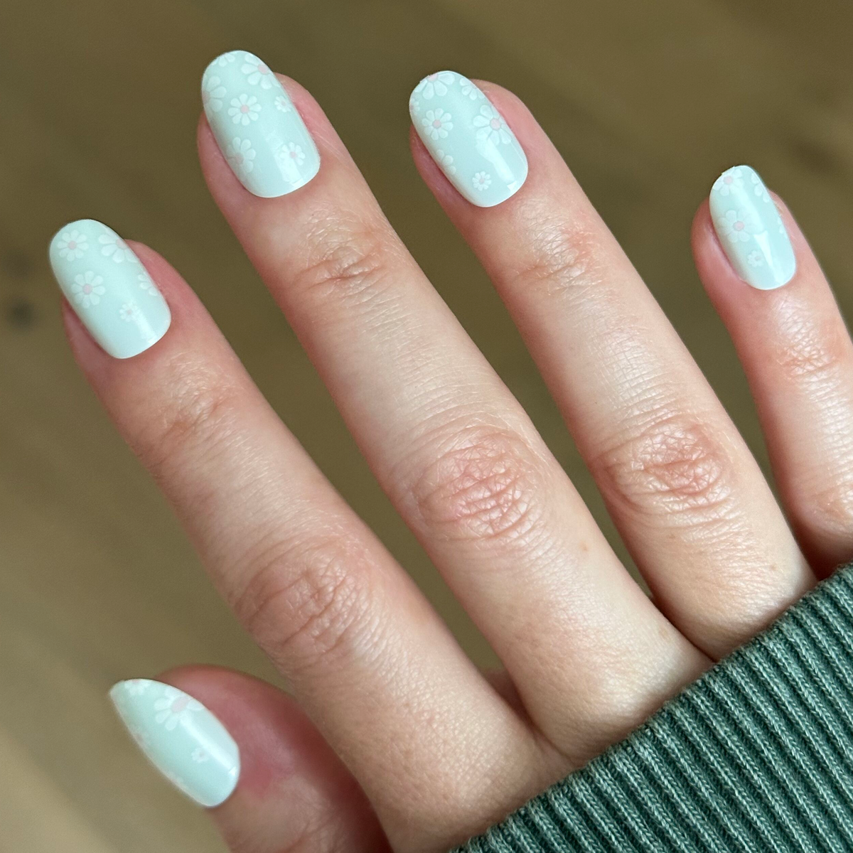 Teal Chrome Flower Shower - Press-On | Short | Round
